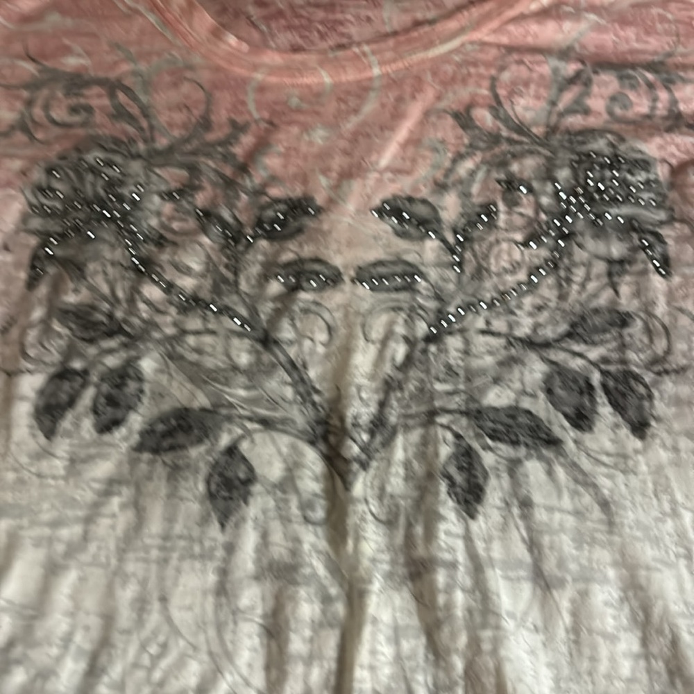 Beautiful Maurices size 1 long sleeve pink and white T shirt - Picture 4 of 9